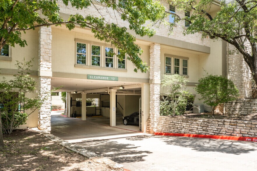 More Photos Of 11211 Taylor Draper Ln, Austin Office For Lease