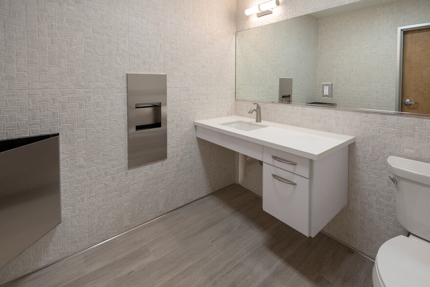 More Photos Of 436-438 Alaska Ave, Torrance Warehouse For Lease