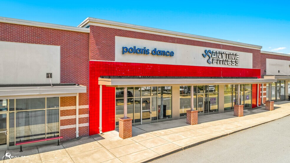 More Photos Of 27 S Gateway Dr, Fredericksburg Storefront For Sale