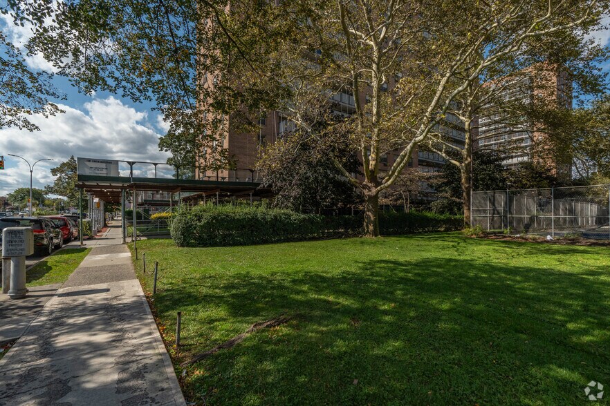 More Photos Of 1381 Linden Blvd, Brooklyn Apartments For Lease