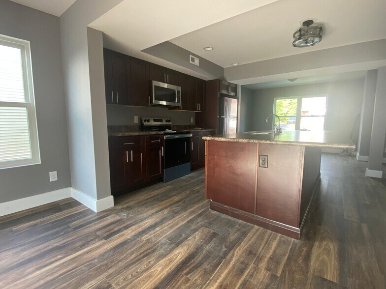 More Photos Of , Cincinnati Multifamily For Sale