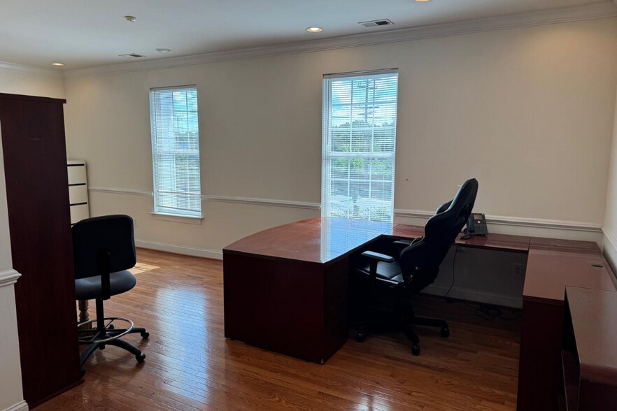 More Photos Of 2039 Hollins Ferry Rd, Baltimore Manufacturing For Sale