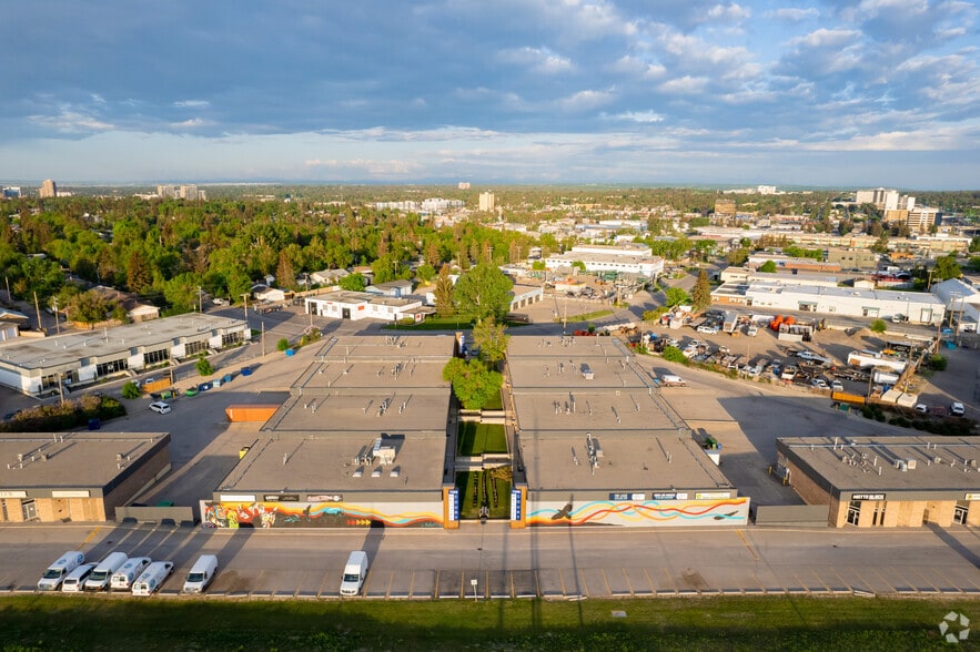 More Photos Of 7056 Farrell Rd SE, Calgary Warehouse For Lease