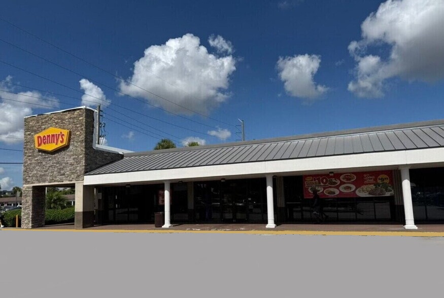 More Photos Of 18600-18760 NW 67th Ave, Miami Lakes Unknown For Lease