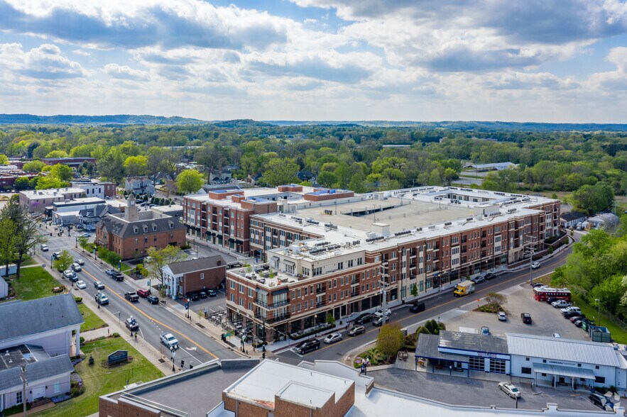 More Photos Of 122 E Main St, Franklin Storefront For Lease