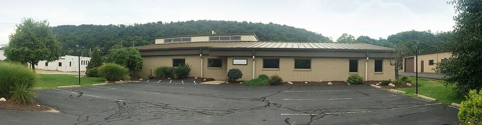 Primary Photo Of 6 Four Coins Dr, Canonsburg Light Distribution For Lease