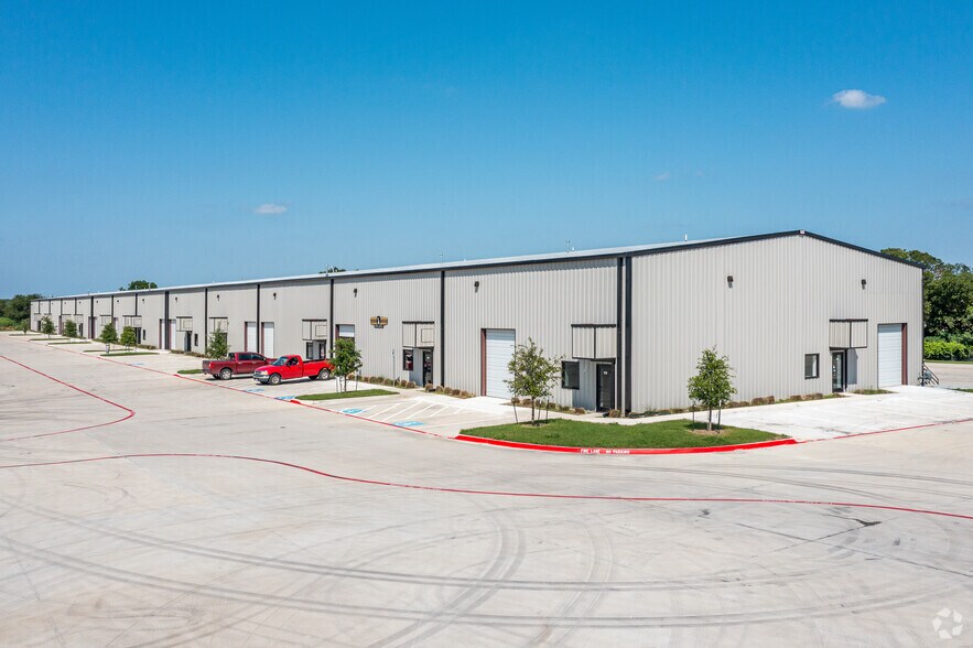 Primary Photo Of 3550 E Long Ave, Fort Worth Warehouse For Lease