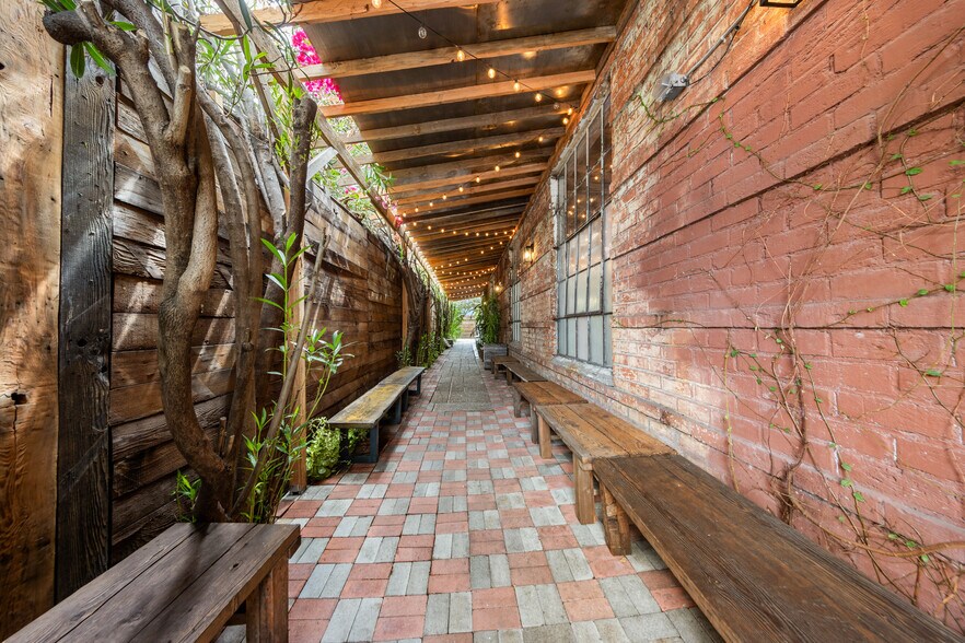 More Photos Of 802 Mateo St, Los Angeles Warehouse For Sale