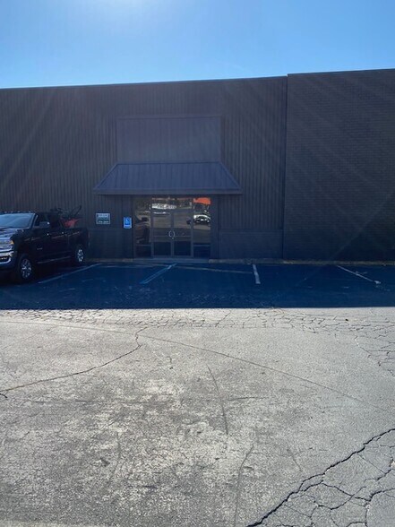 Primary Photo Of 2333 N Pleasantburg Dr, Greenville Showroom For Lease