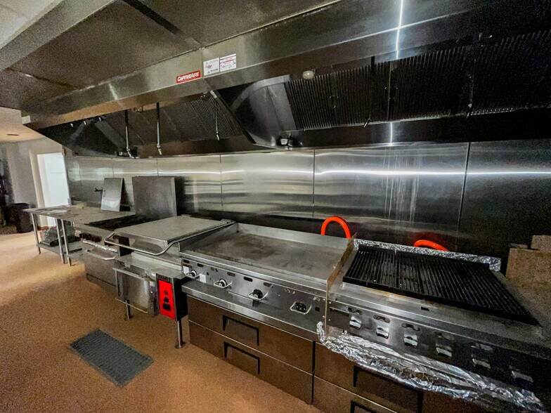 More Photos Of 906 S Highway 285, Pecos Warehouse For Sale