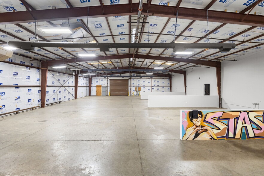 More Photos Of 13410 Waco St, Baldwin Park Manufacturing For Lease