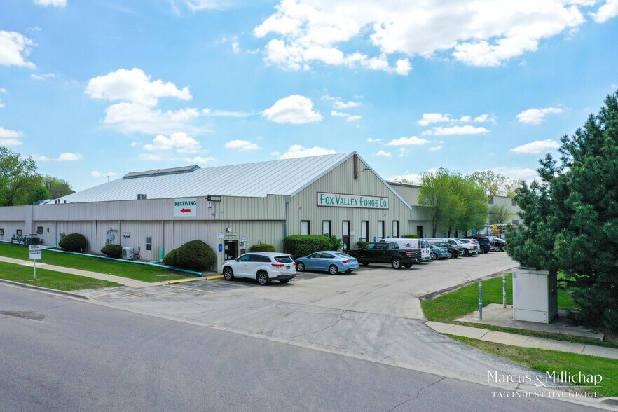 More Photos Of 138 Pierce St, Aurora Warehouse For Sale