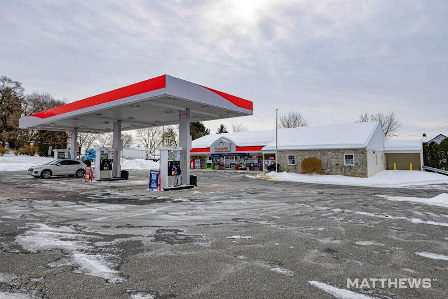 More Photos Of 8012 Chestnut St, Hereford Freestanding For Sale