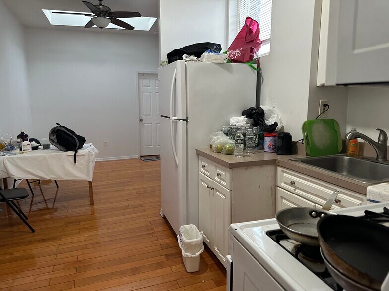 More Photos Of 3060 Steinway St, Astoria Storefront Retail Office For Sale