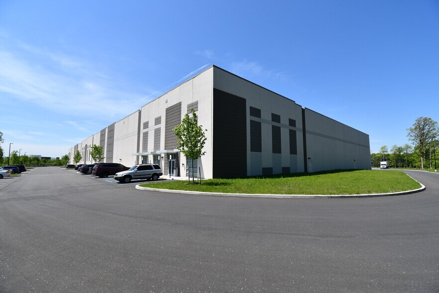 More Photos Of 124 Route 17K, Newburgh Distribution For Lease