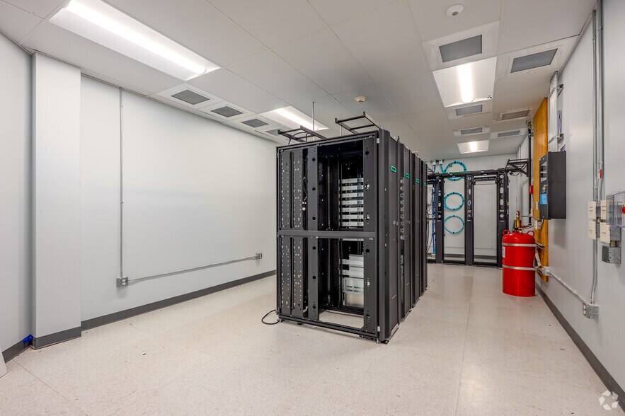 More Photos Of 2101 Arena Blvd, Sacramento Office For Lease