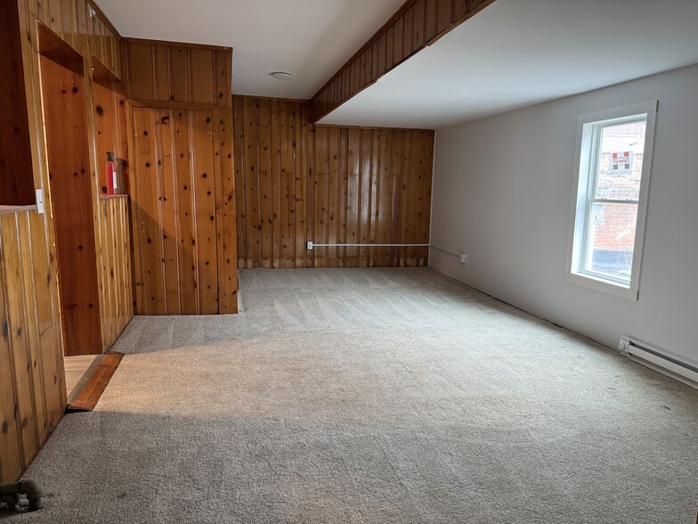 More Photos Of 33 N Washington St, Berkeley Springs Restaurant For Sale