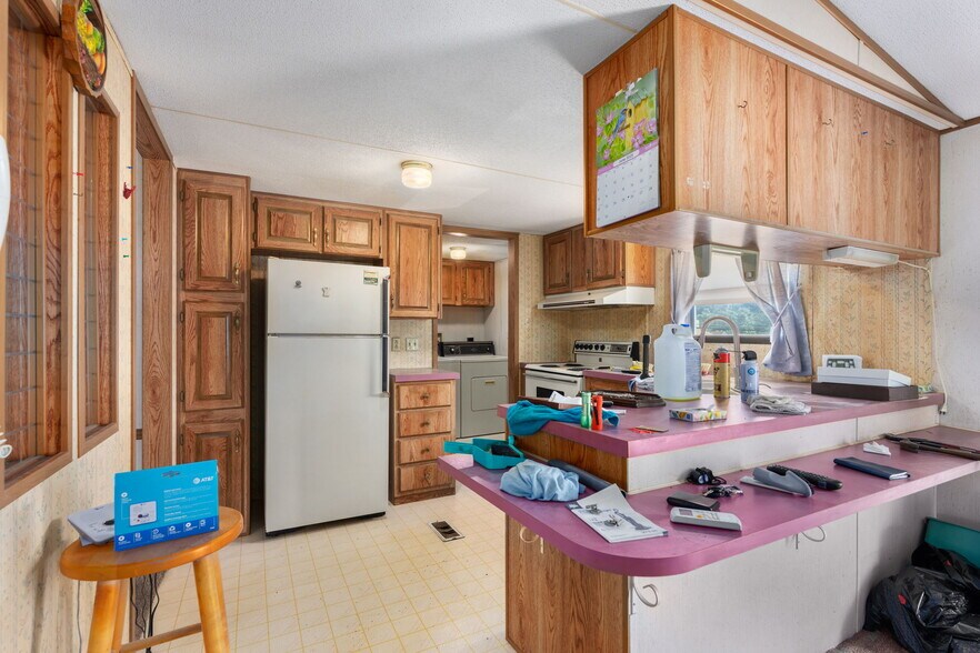 More Photos Of 993 S Hanover St, Pottstown Service For Sale