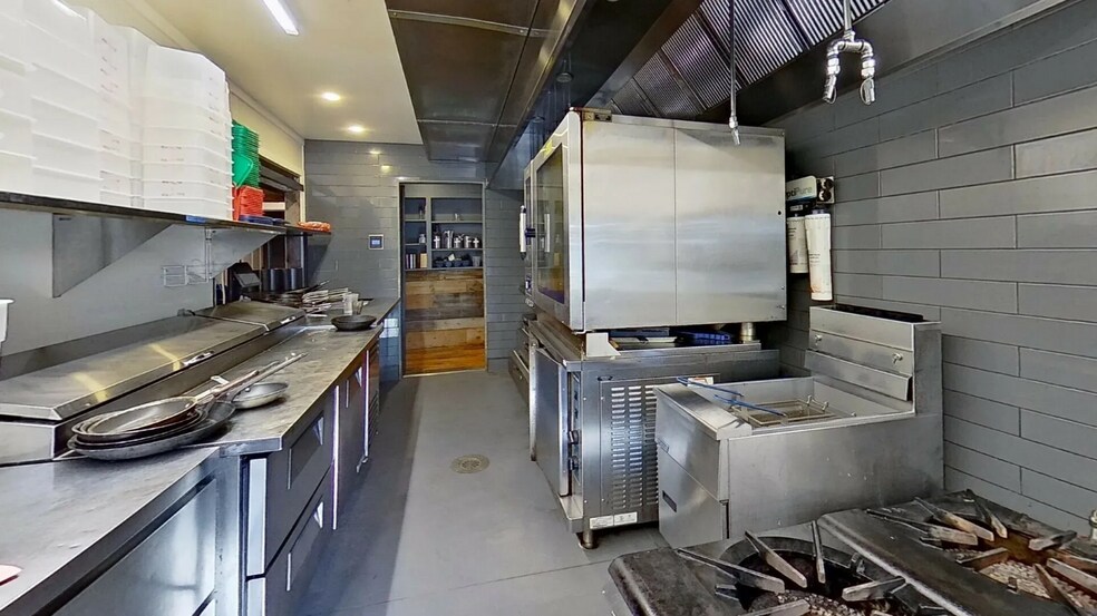 More Photos Of 126 S Main St, Wolfeboro Storefront Retail Residential For Sale