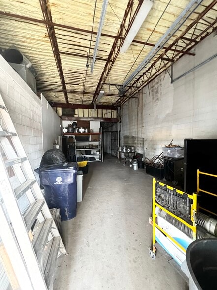 More Photos Of 2804 NW 10th St, Oklahoma City Manufacturing For Sale