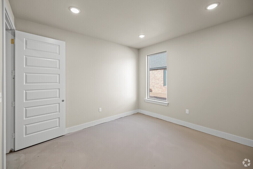 More Photos Of 5514 114th St, Lubbock Office For Sale