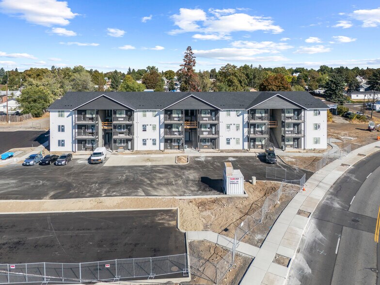 More Photos Of 1651 E North Foothills Dr, Spokane Apartments For Sale