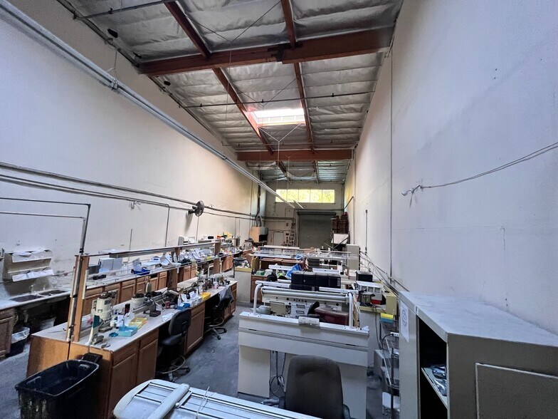 More Photos Of 1046 Calle Recodo, San Clemente Research And Development For Sale