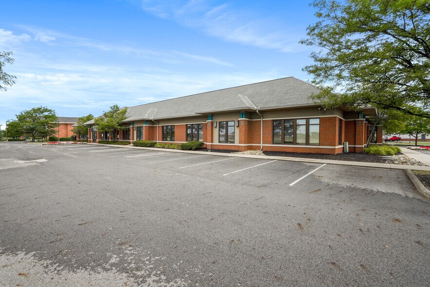More Photos Of 10567 Sawmill Pky, Powell Office For Lease