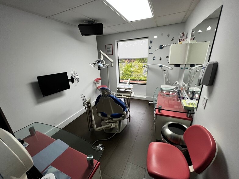 More Photos Of 6870 Elm St, McLean Medical For Sale