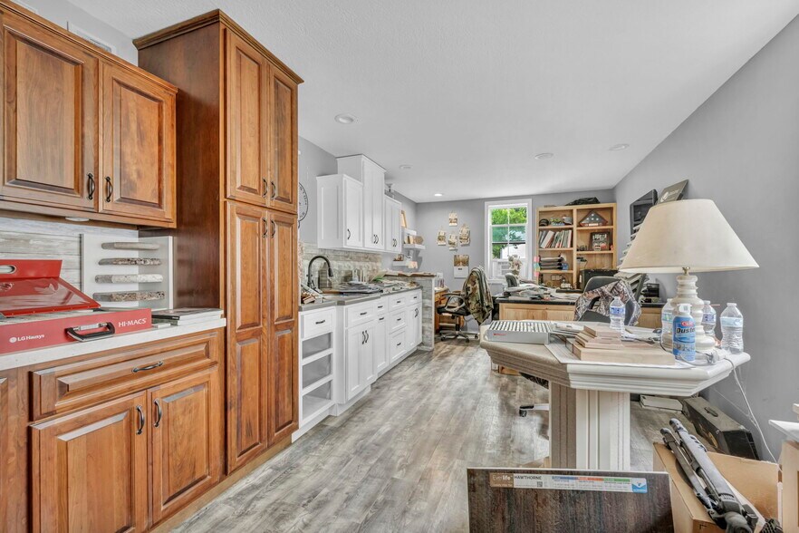 More Photos Of 100 Factory St, LaGrange Flex For Sale