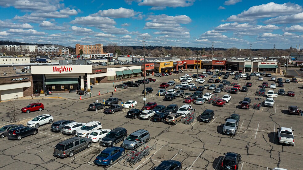 More Photos Of 1101-1399 6th St NW, Rochester Storefront Retail Office For Lease