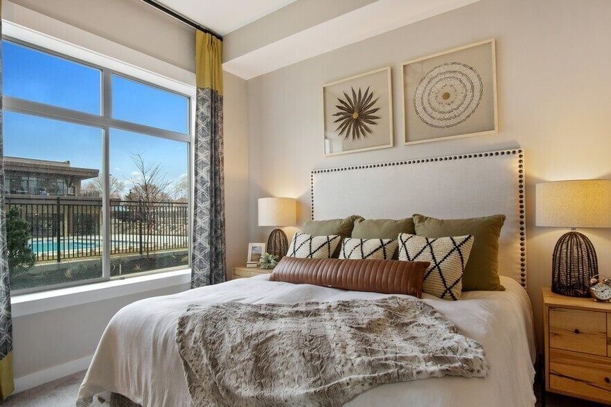 More Photos Of 168 E Midvillage Rd, Sandy Apartments For Lease