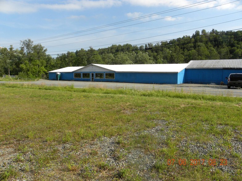 More Photos Of 303 Willoughby Ave, Orleans Freestanding For Sale