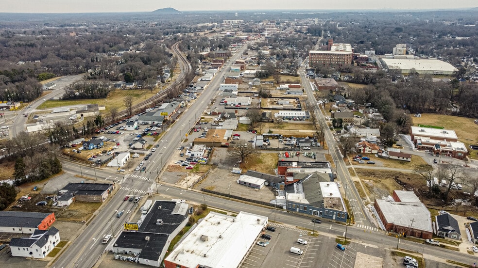 More Photos Of 226 S Linwood Rd, Gastonia Warehouse For Sale