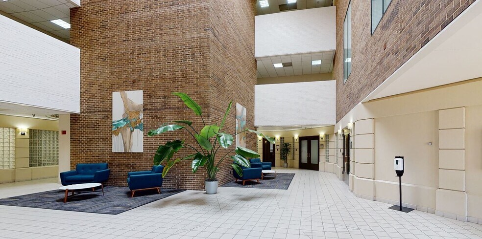 More Photos Of 3301 Airport Fwy, Bedford Office For Sale