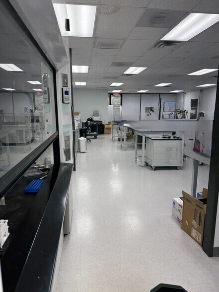 More Photos Of 16203 Park Row, Houston Light Distribution For Lease