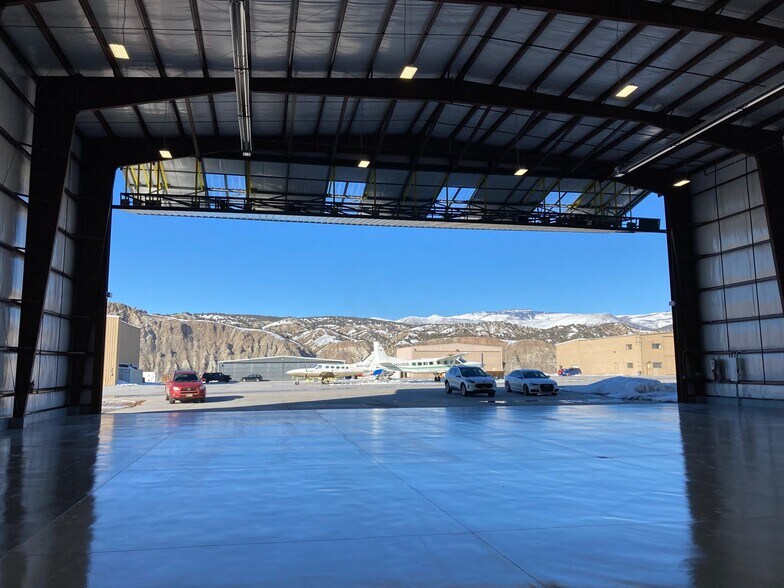 More Photos Of 540 Airport St, Gypsum Airplane Hangar For Sale