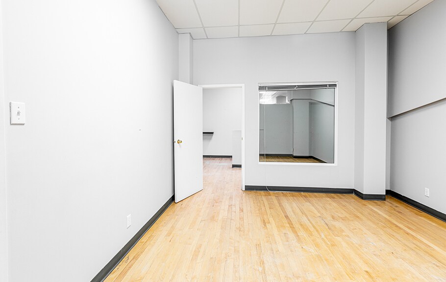 More Photos Of 72 Princess St, Winnipeg Office For Sale
