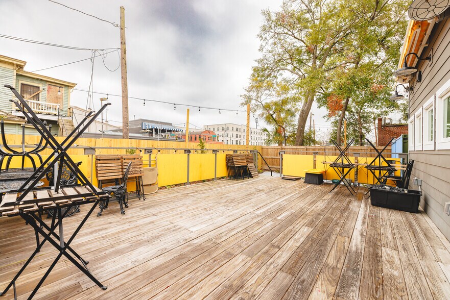 More Photos Of 9 W 43rd St, Savannah Office For Lease