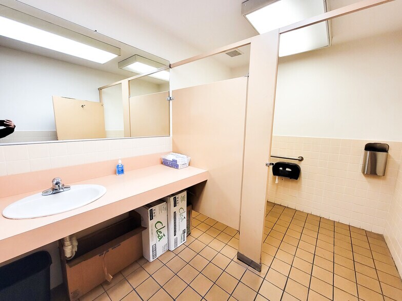 More Photos Of 45-49 Powell St, San Francisco Loft Creative Space For Lease