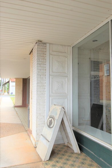 More Photos Of 1850 Church St, Appomattox Bar For Sale