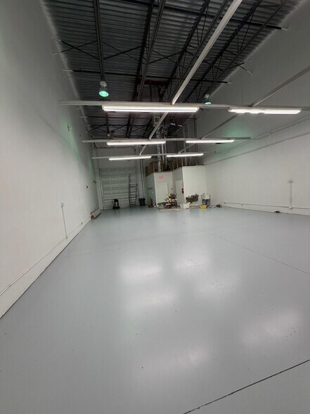 More Photos Of 3801-3899 SW 30th Ave, Fort Lauderdale Warehouse For Lease