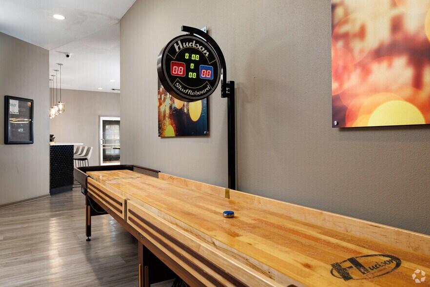 More Photos Of 500 Saluki Blvd, Carbondale Apartments For Sale