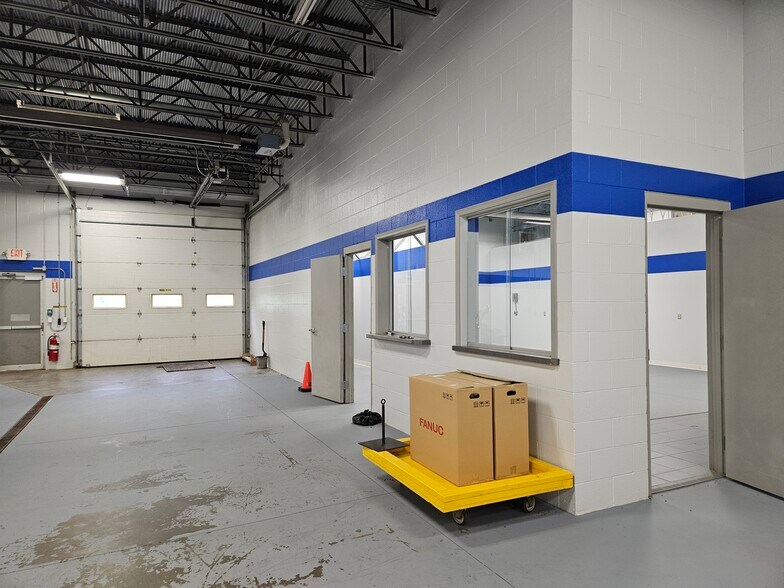 More Photos Of 4525 Sunset Blvd, Steubenville Storefront Retail Office For Lease