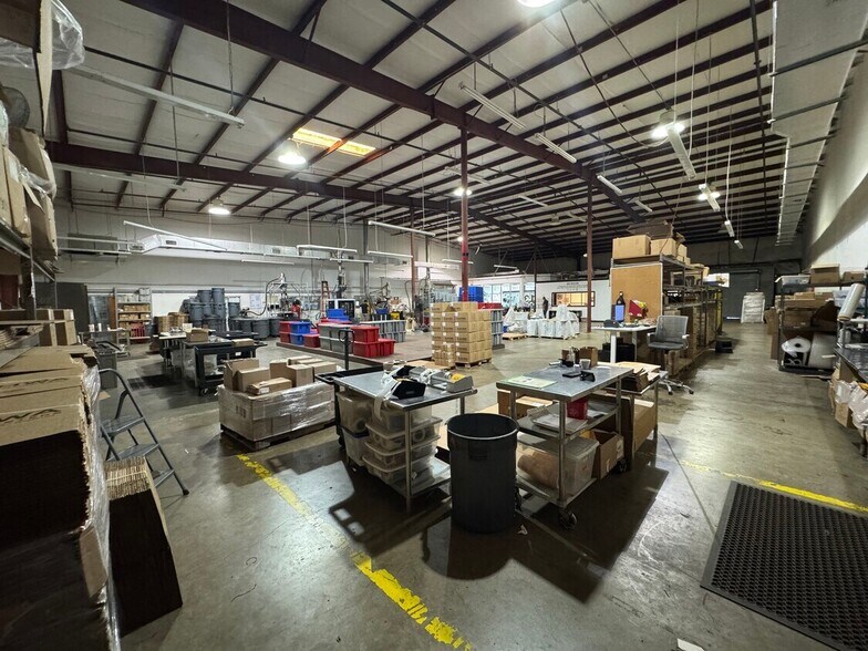 Primary Photo Of 3032-3090 44th Ave N, Saint Petersburg Warehouse For Lease
