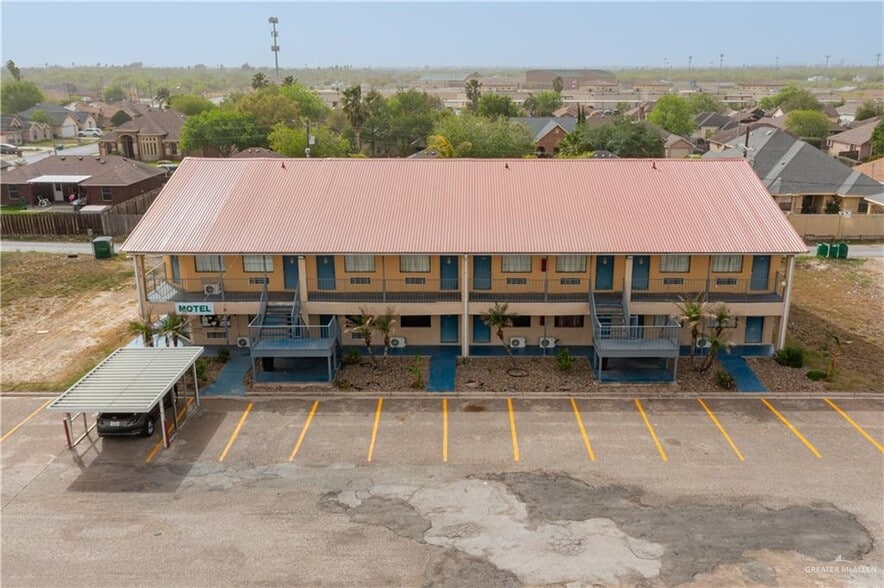 More Photos Of 2418 S Cage Blvd, Pharr Hotel For Sale