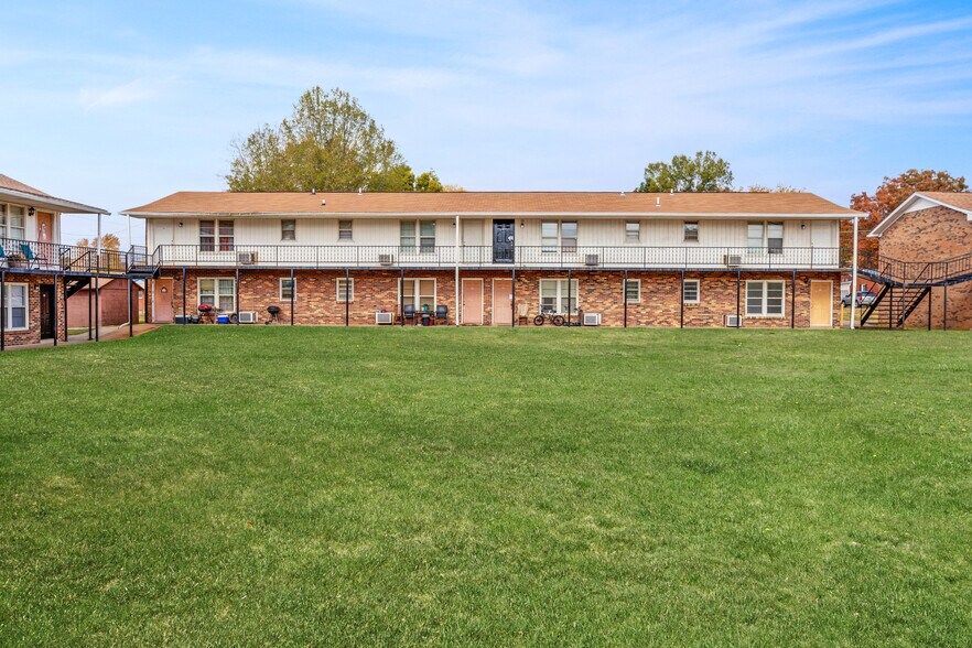 452 Ashe Ave, New Johnsonville, TN 37134 Apartments For Sale