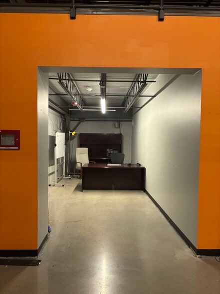 More Photos Of 12810 Century Dr, Stafford Showroom For Lease