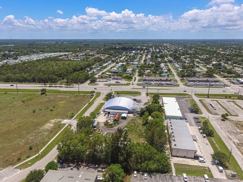 More Photos Of 4461 SE Federal Hwy, Stuart Freestanding For Sale