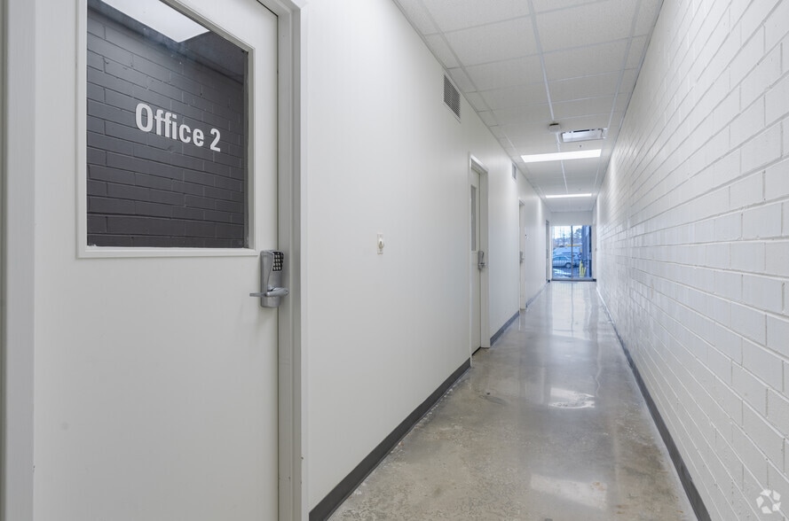 More Photos Of 1650 Marietta Blvd NW, Atlanta Warehouse For Lease